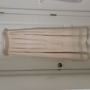 NicK & Mo Size XL Cream Maxi Lace Skirt, Gently Used Condition